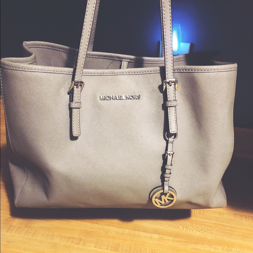 MICHAEL KORS handbag: gray, medium-size - Like New